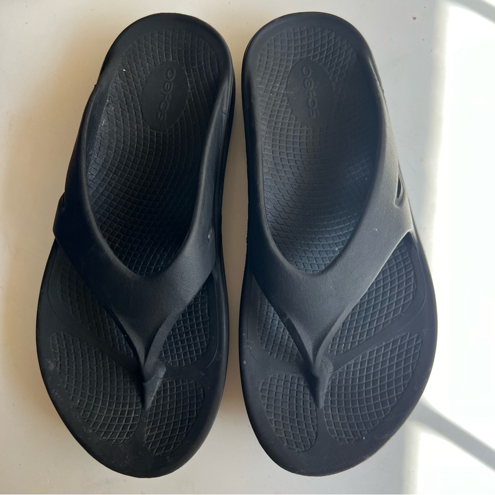 OOFOS OOriginal Recovery Flip Flop Sandals Black Unisex Size 8 Men 10 Wo…